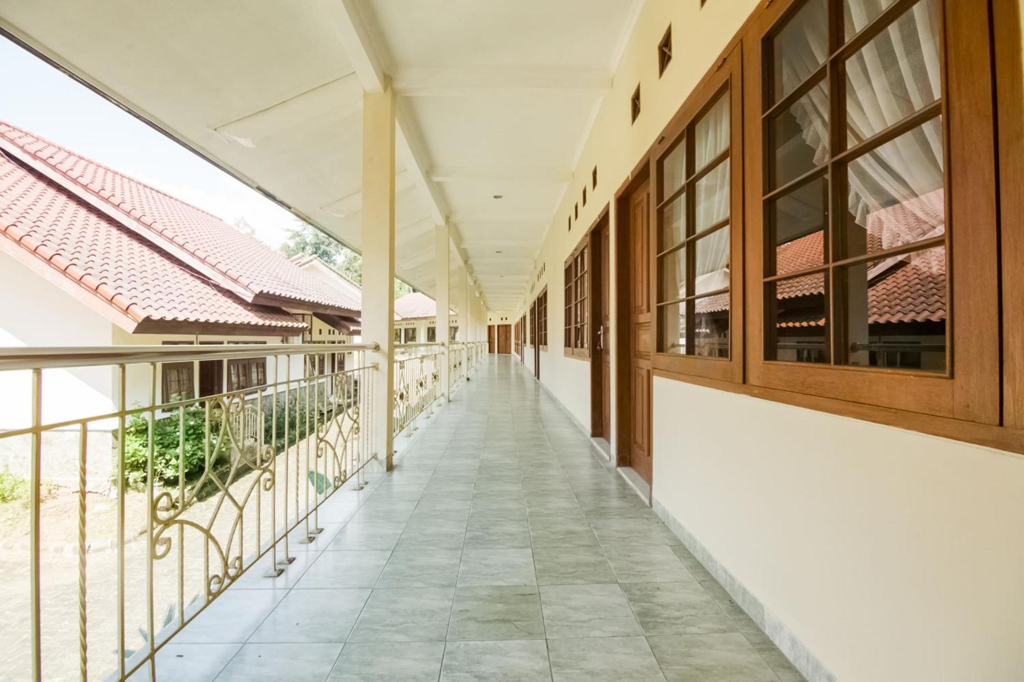 סמאראנג Wisma Langen Werdhasih מראה חיצוני תמונה